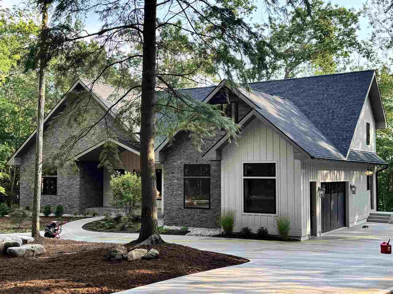 Harbor Springs Water View 