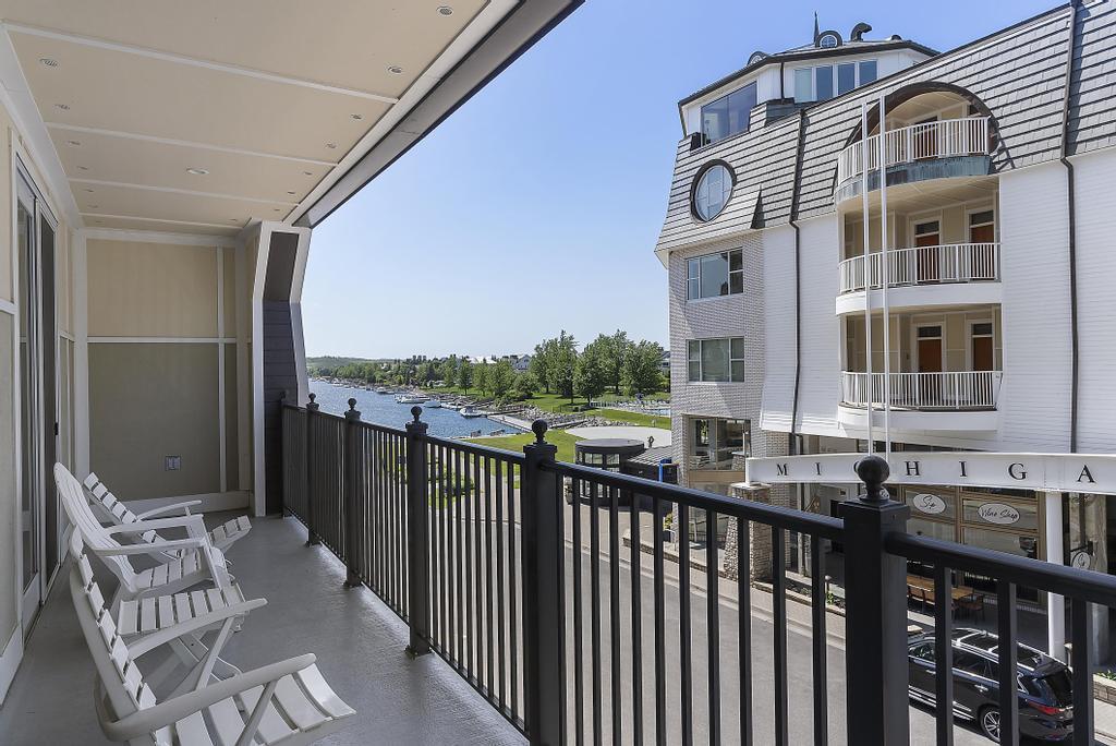 4205 Main Street Unit: 40