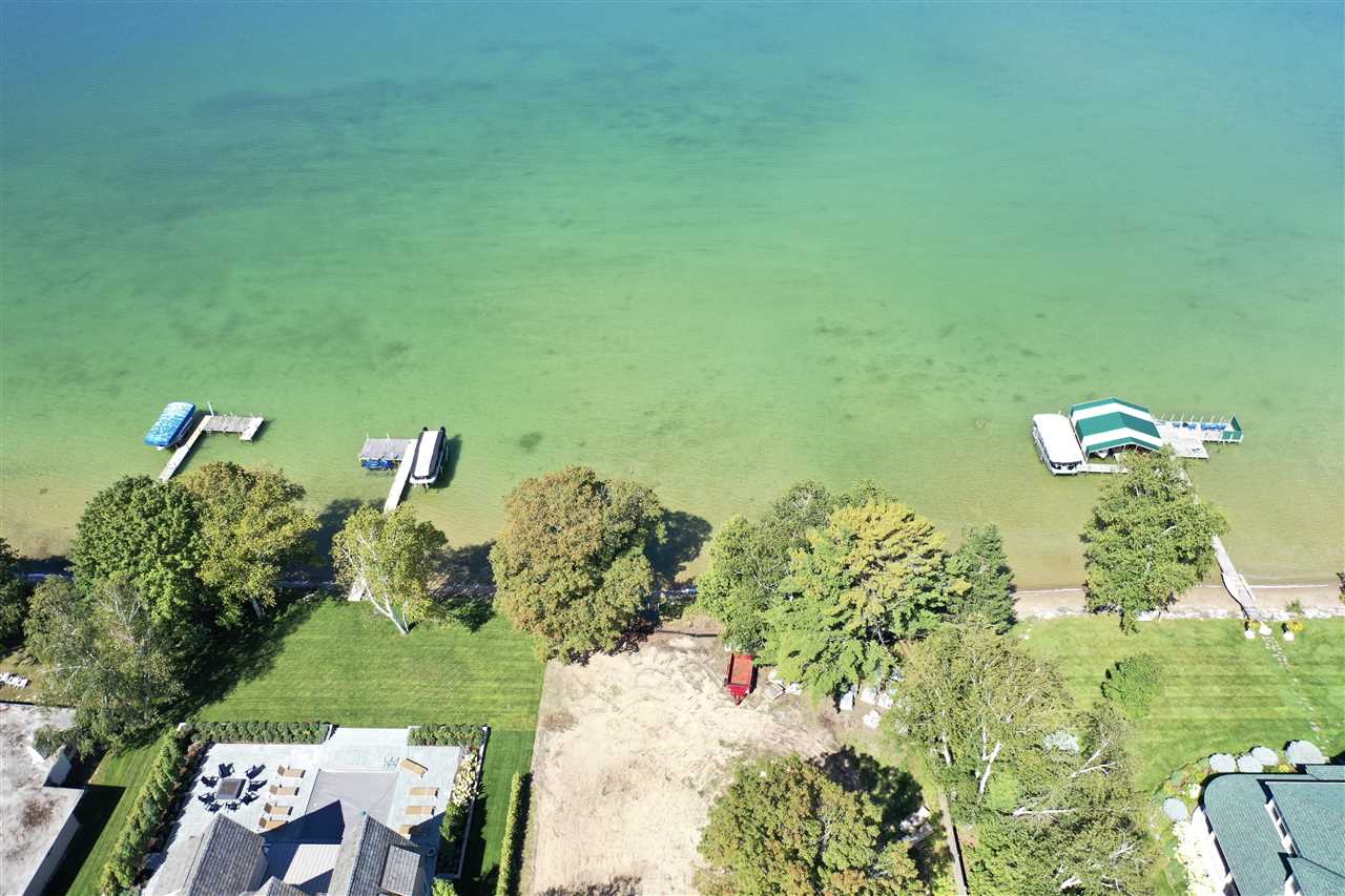 5719 Country Club Shores