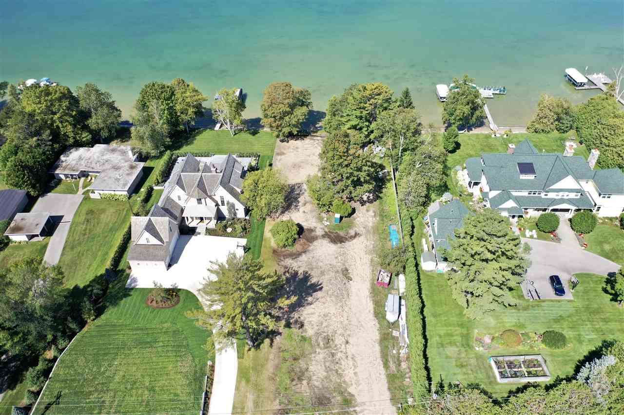 5719 Country Club Shores