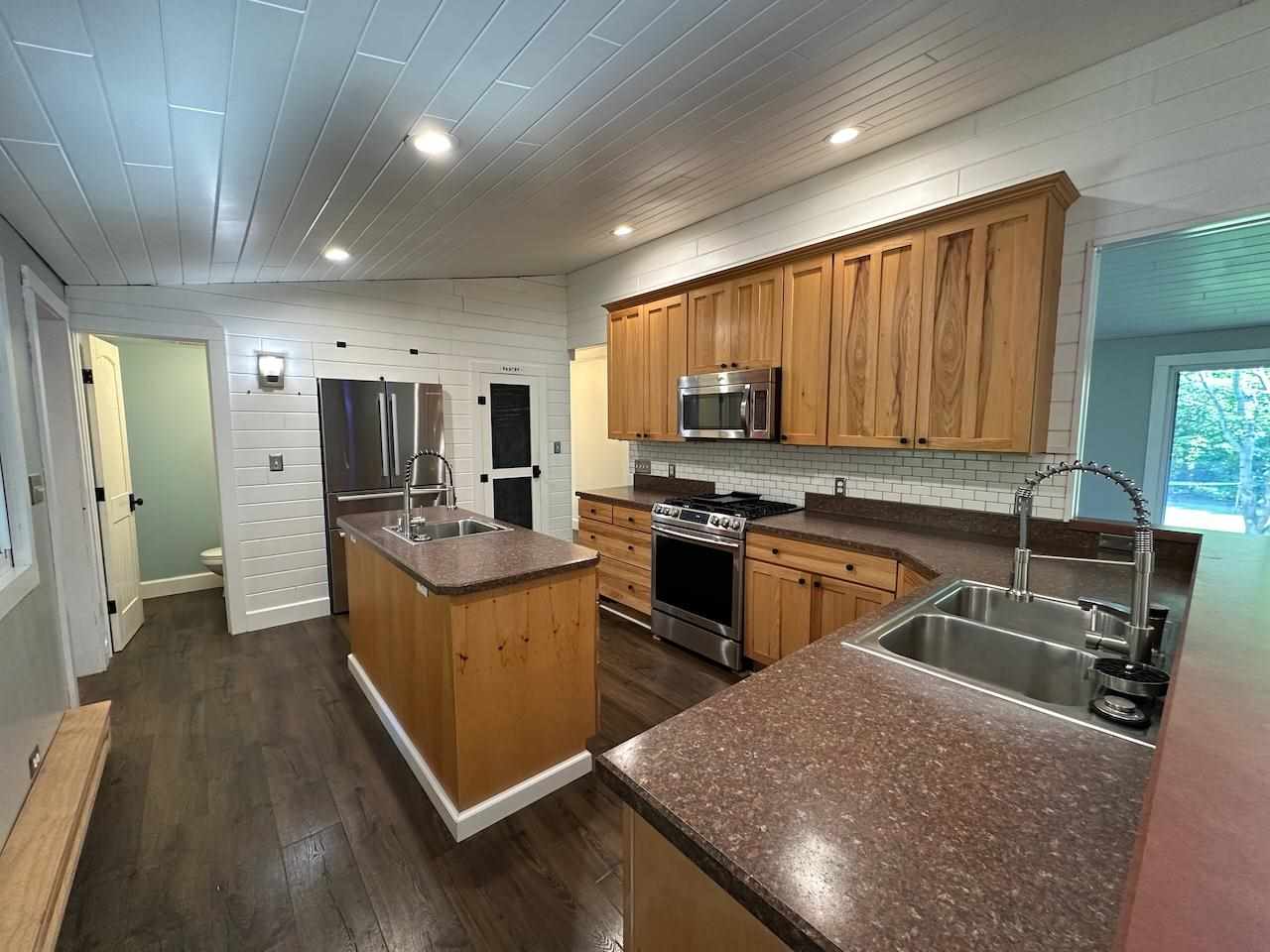 3300 St. Louis Club Road