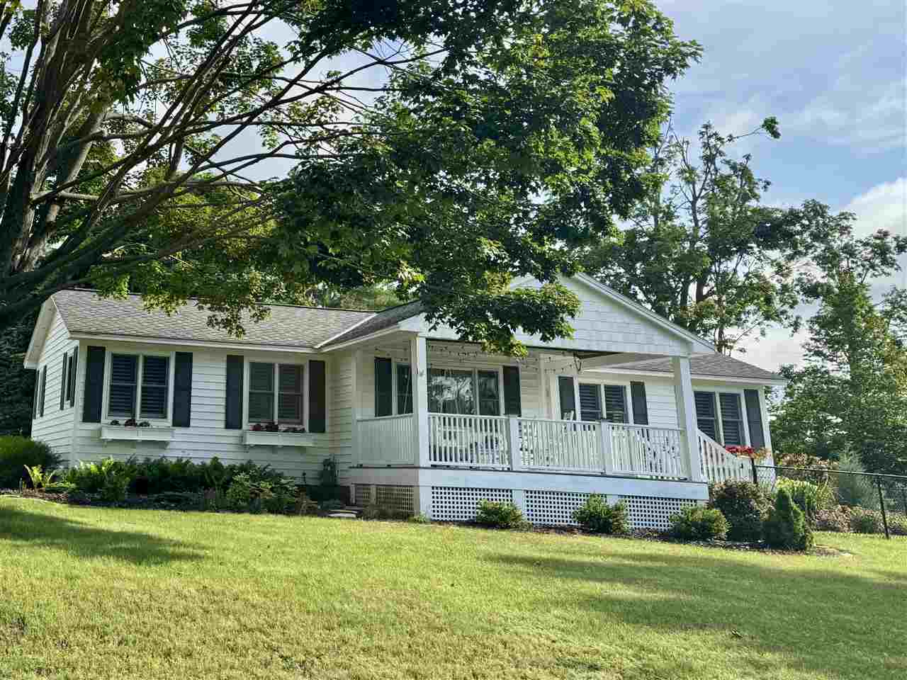 4270 Cottontail Lane