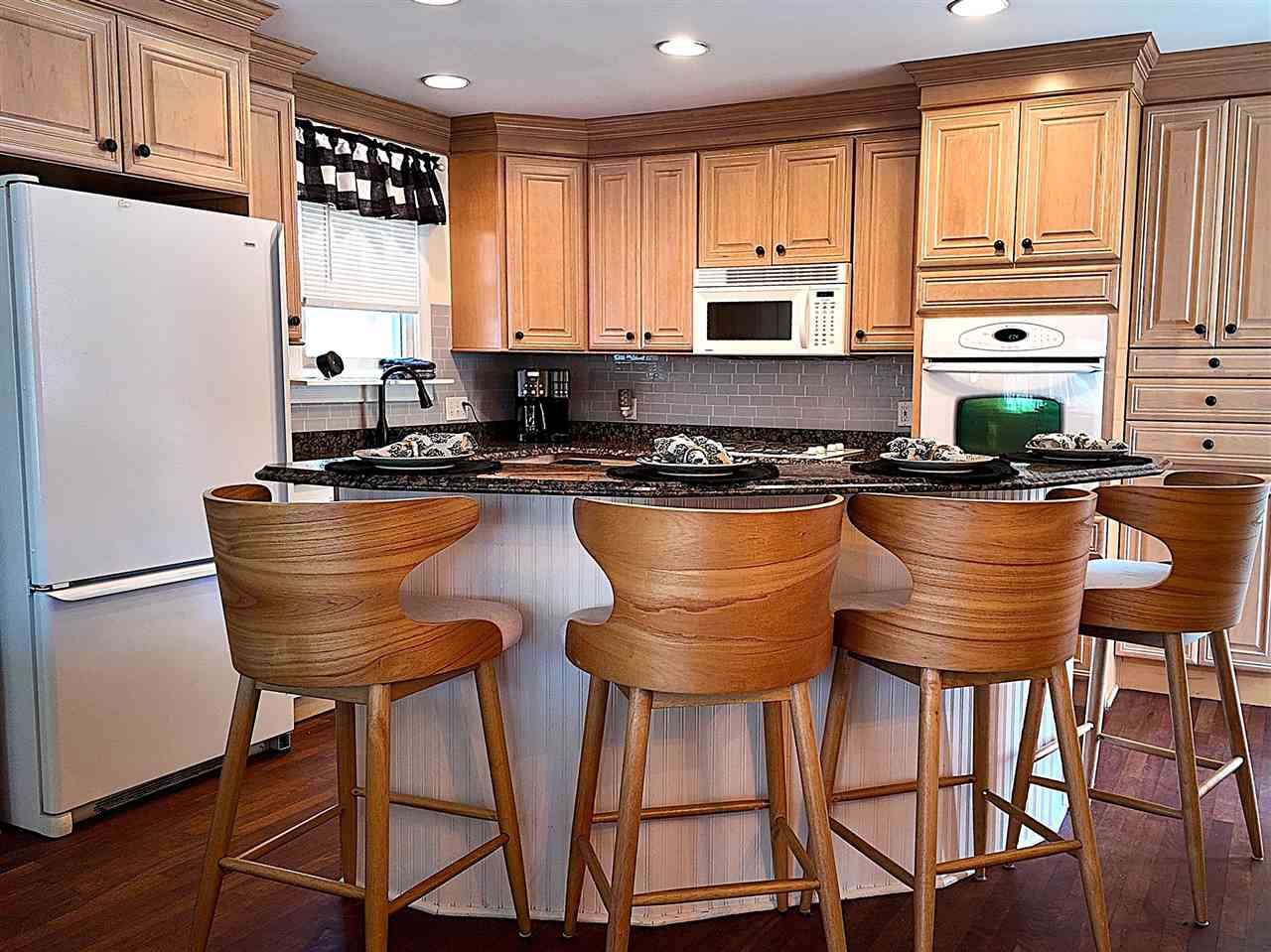 4270 Cottontail Lane