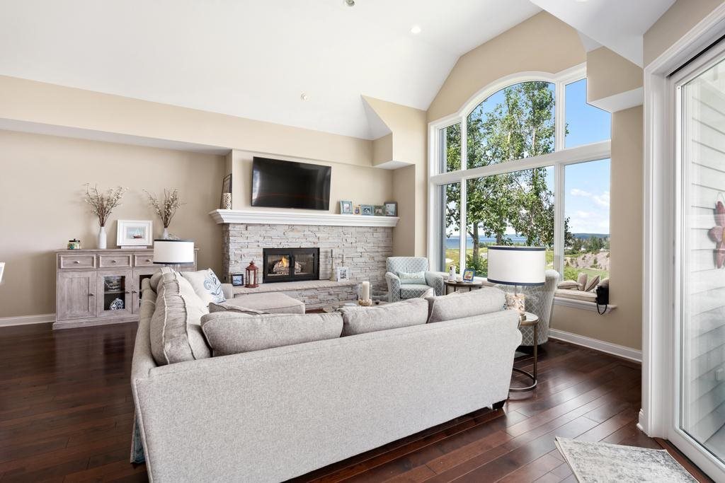 6410 Quarry View Drive Unit: 23