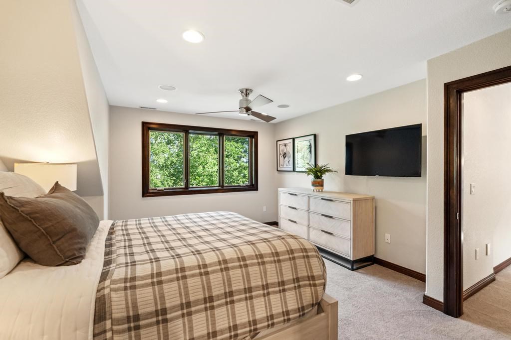 6182 Quarry Ridge Drive Unit: 4