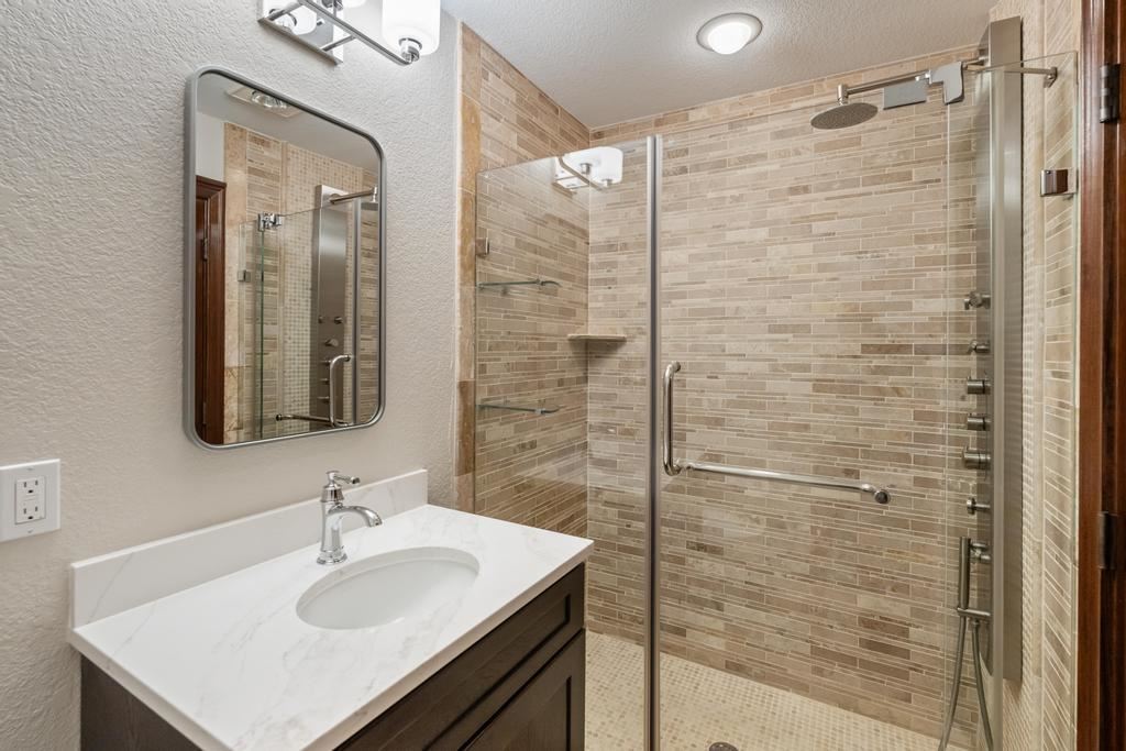 6182 Quarry Ridge Drive Unit: 4