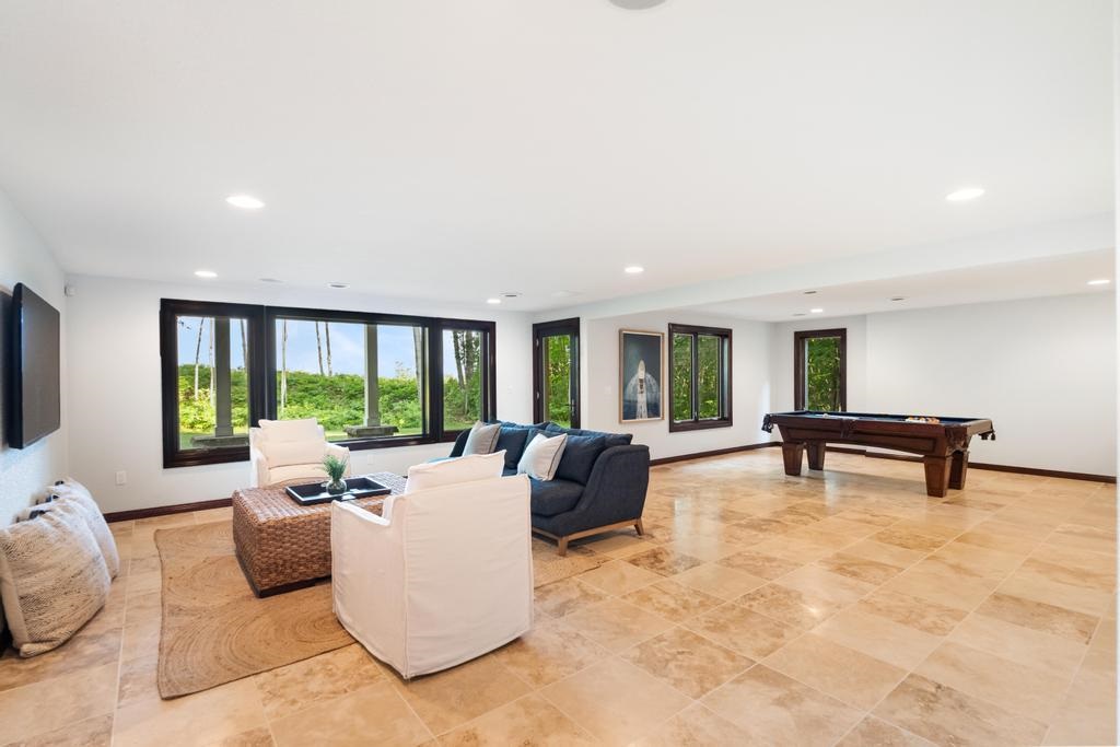 6182 Quarry Ridge Drive Unit: 4