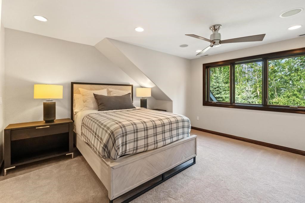 6182 Quarry Ridge Drive Unit: 4