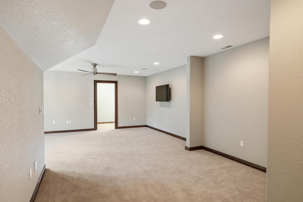 6182 Quarry Ridge Drive Unit: 4