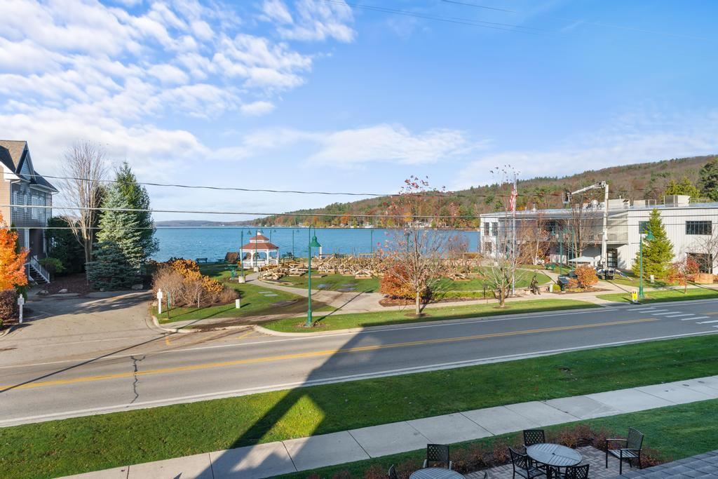 4041 Renwick Lane Unit: 1