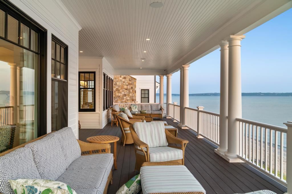 549 Harbor Beach Circle