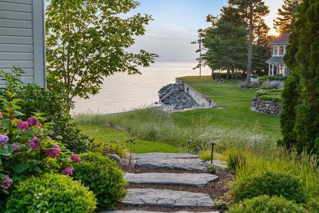 549 Harbor Beach Circle