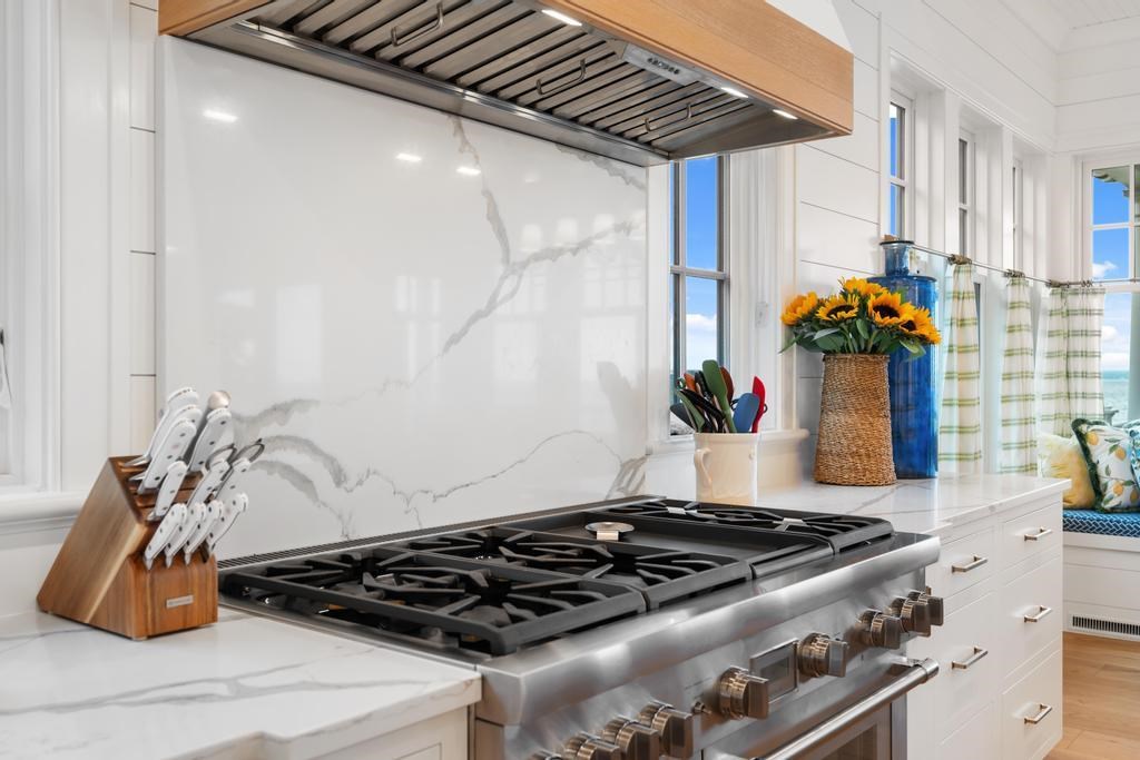 549 Harbor Beach Circle