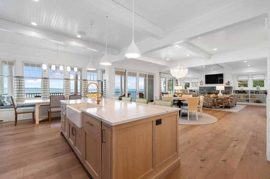 549 Harbor Beach Circle
