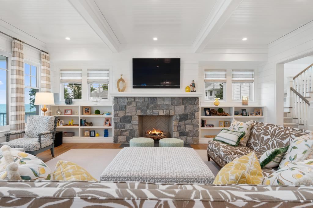 549 Harbor Beach Circle
