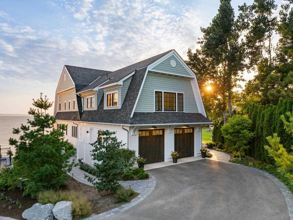 549 Harbor Beach Circle
