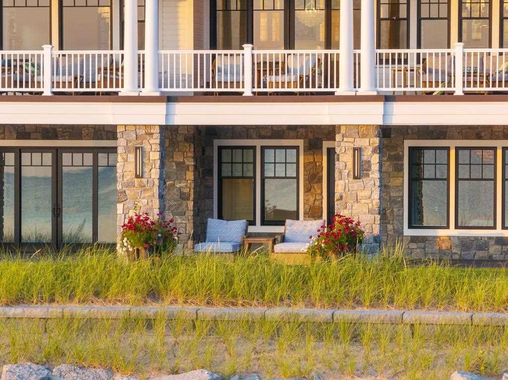 549 Harbor Beach Circle