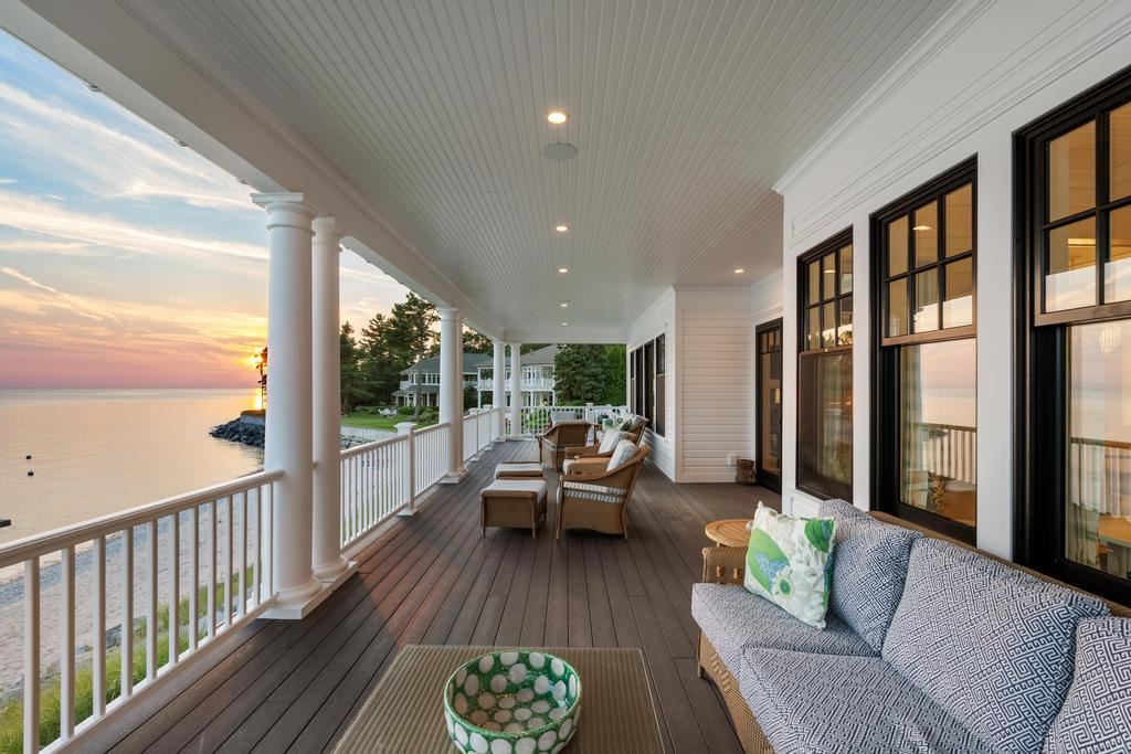 549 Harbor Beach Circle