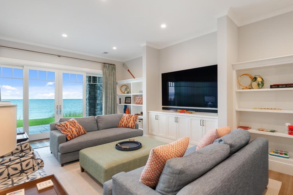 549 Harbor Beach Circle