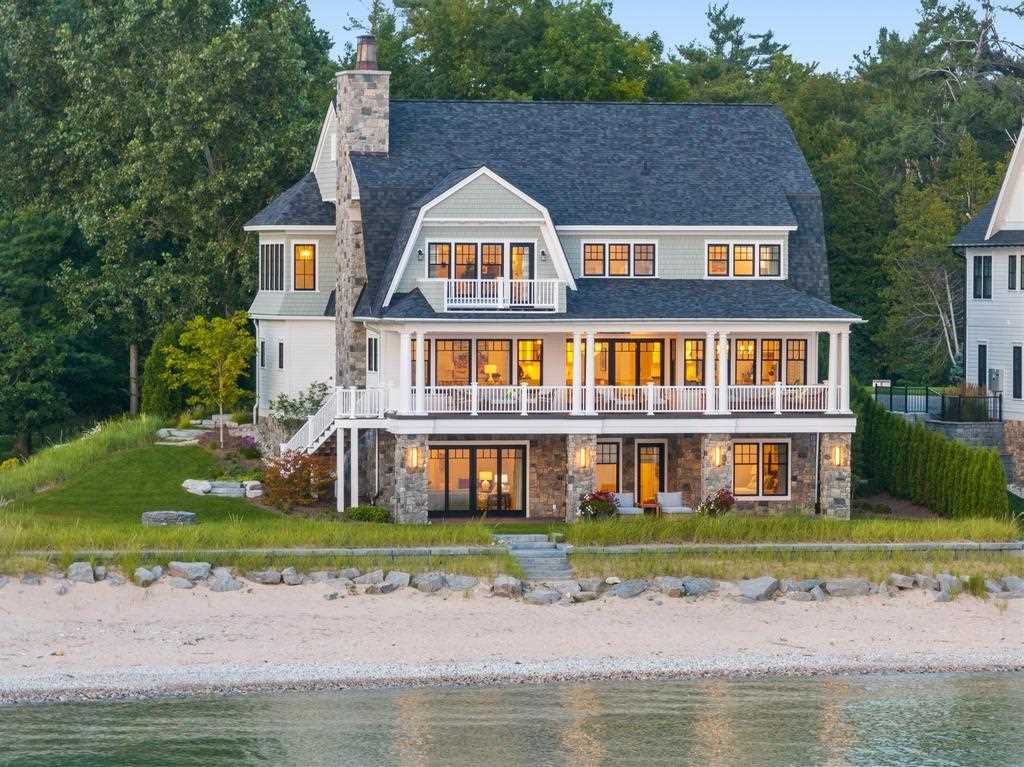549 Harbor Beach Circle