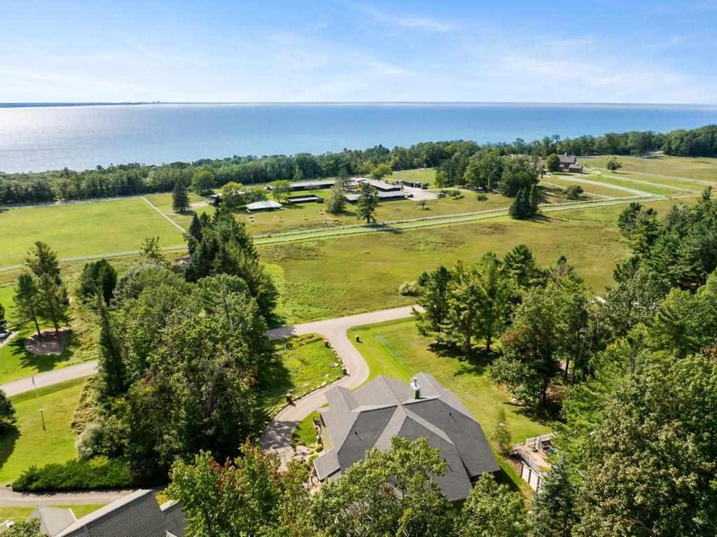 1267 Pine Tree Trail