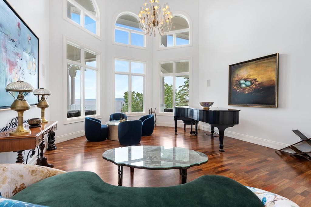 6804 Preserve Drive