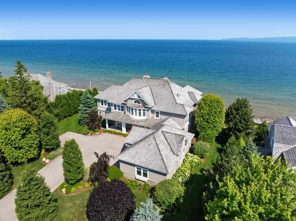 3850 Peninsula Drive