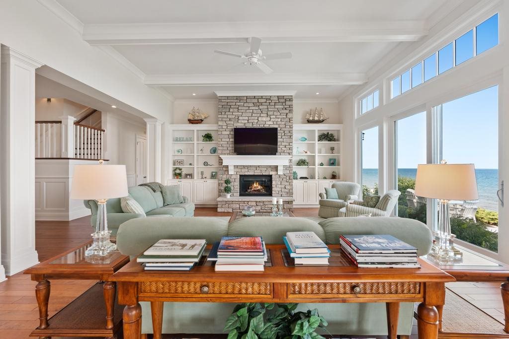 3850 Peninsula Drive
