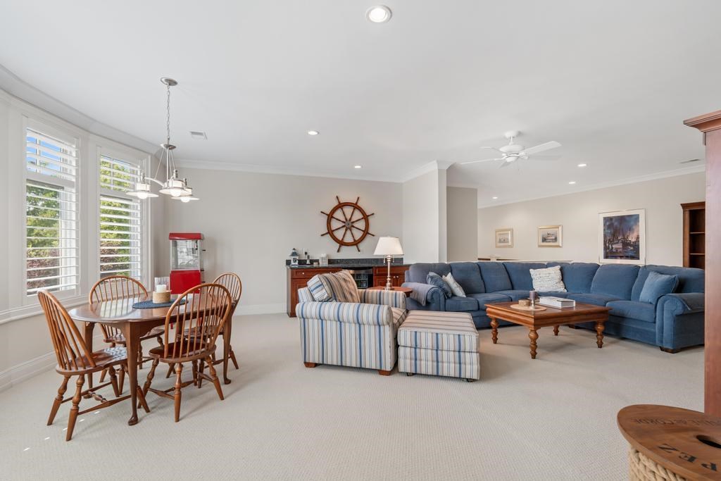 3850 Peninsula Drive