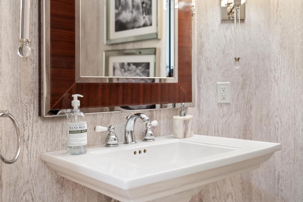 4200 Main Street Unit: 25