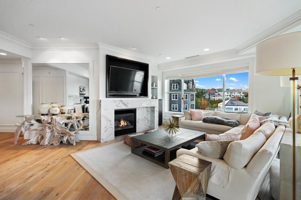 4200 Main Street Unit: 25