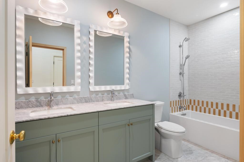 4564 Oak Bluff