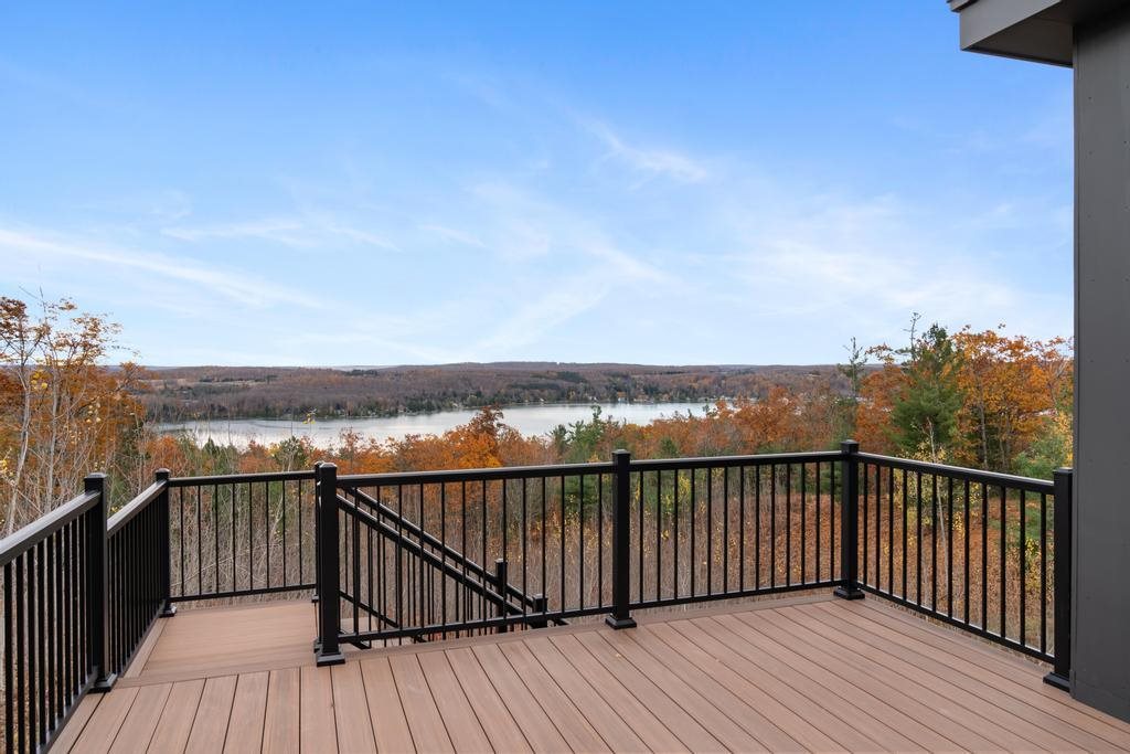 4564 Oak Bluff