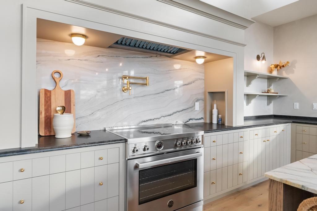 4564 Oak Bluff