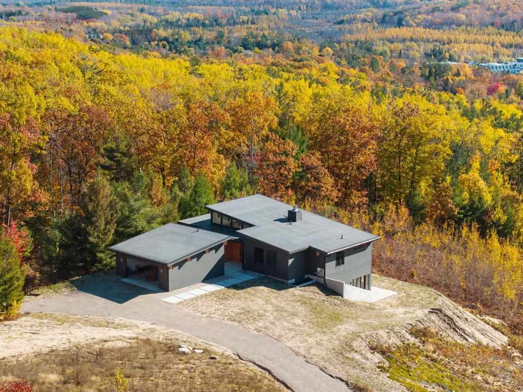 4564 Oak Bluff