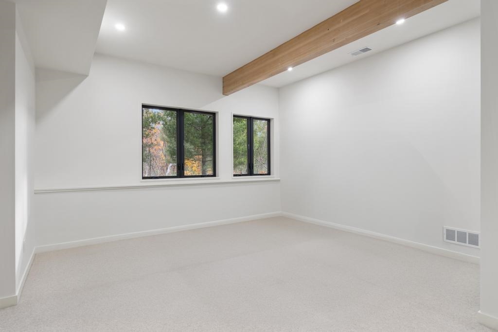 4564 Oak Bluff