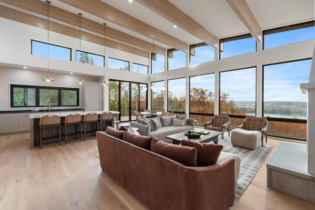 4564 Oak Bluff