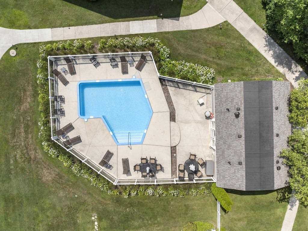 06020-27 Pine Lake Club Drive Unit: 27