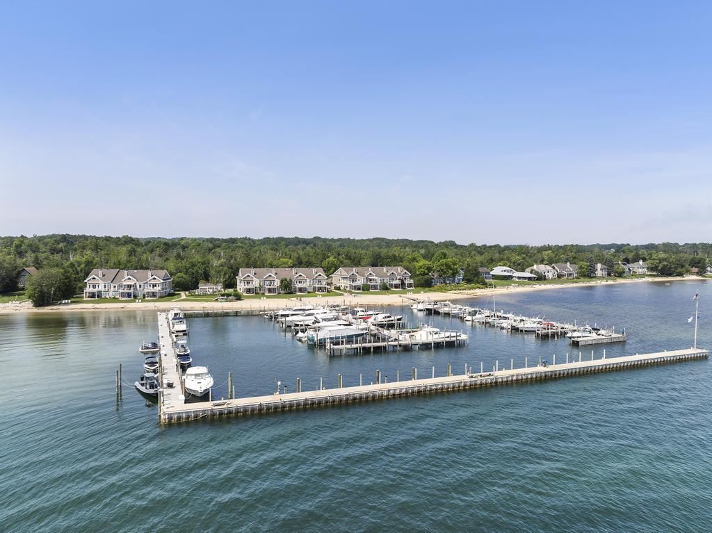 06020-27 Pine Lake Club Drive Unit: 27