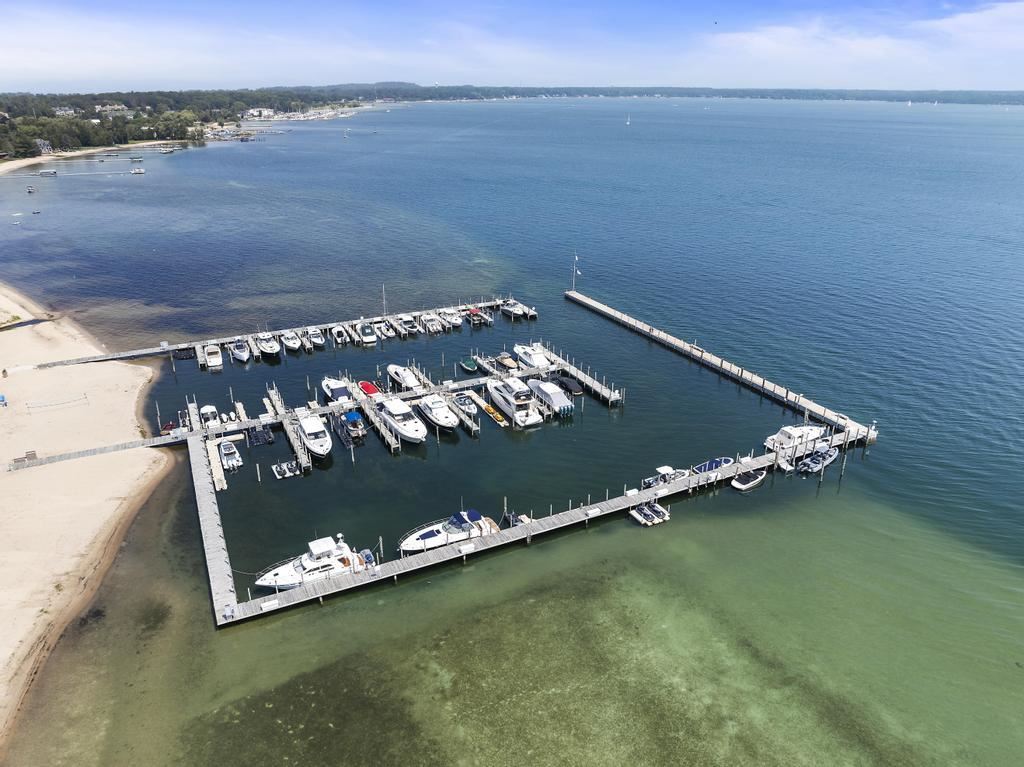 06020-27 Pine Lake Club Drive Unit: 27