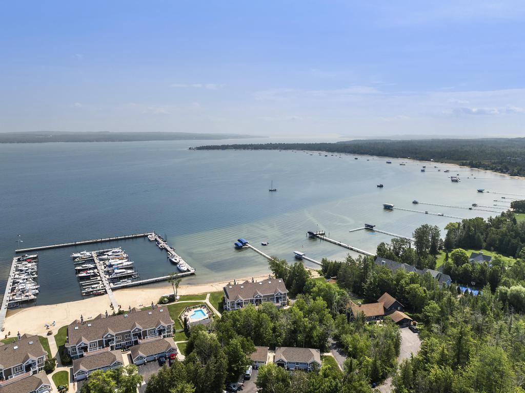 06020-27 Pine Lake Club Drive Unit: 27