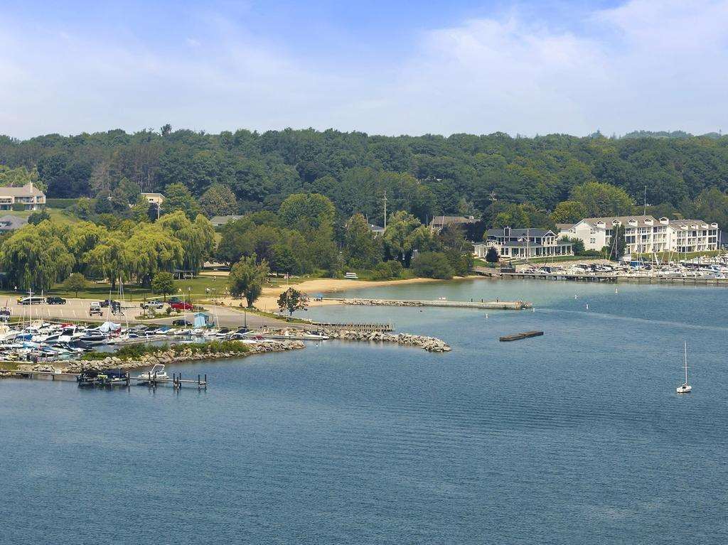 6044 Pine Lake Club Drive Unit: 83