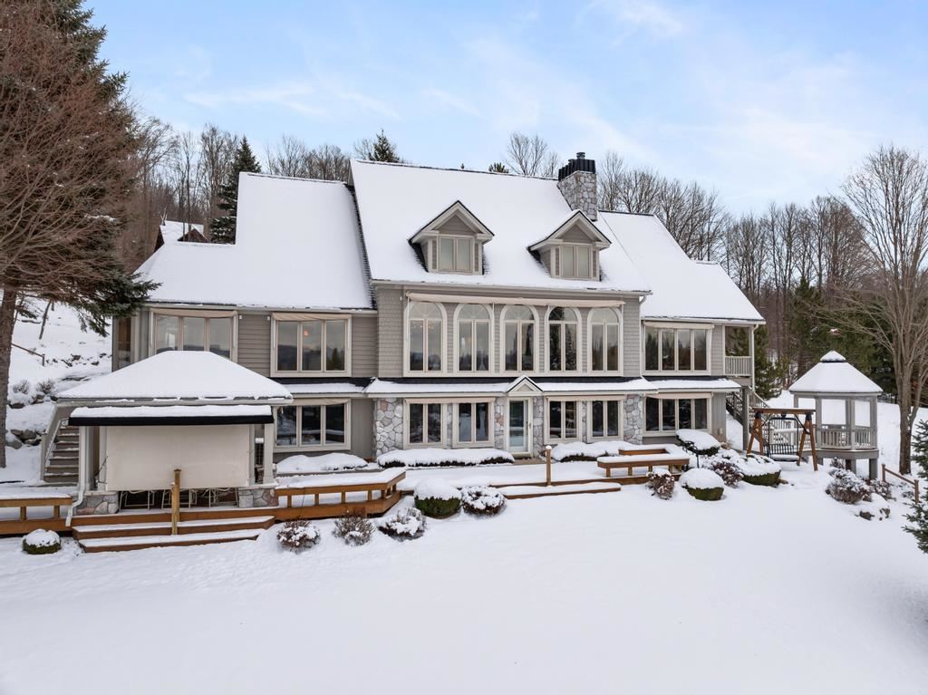 1022 Ridgeline Drive