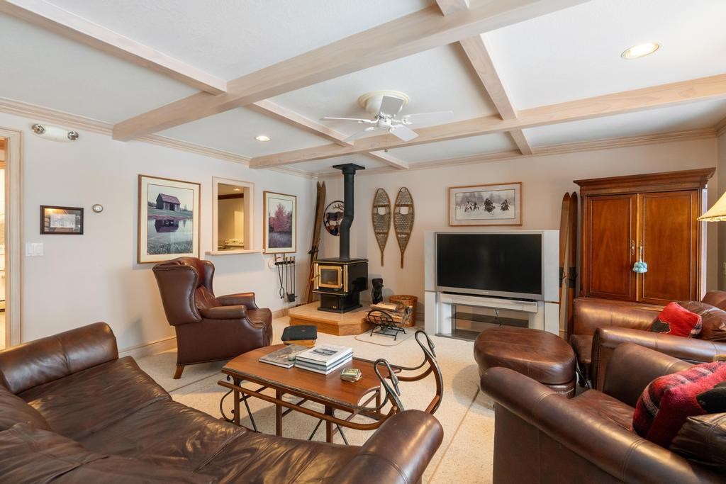 1022 Ridgeline Drive