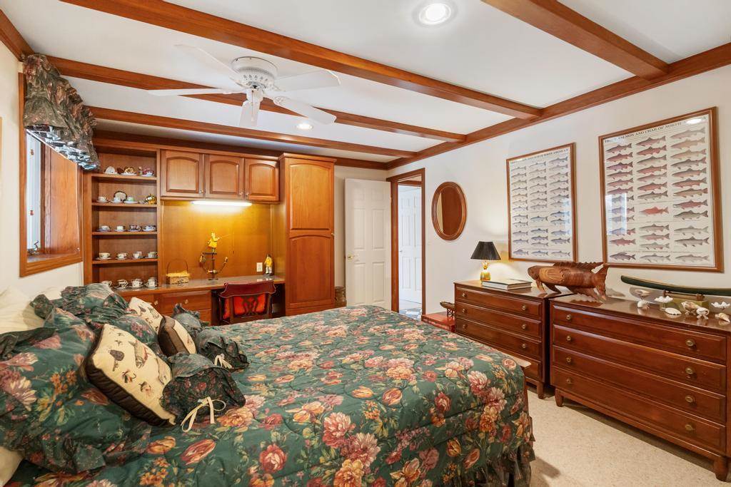 1022 Ridgeline Drive