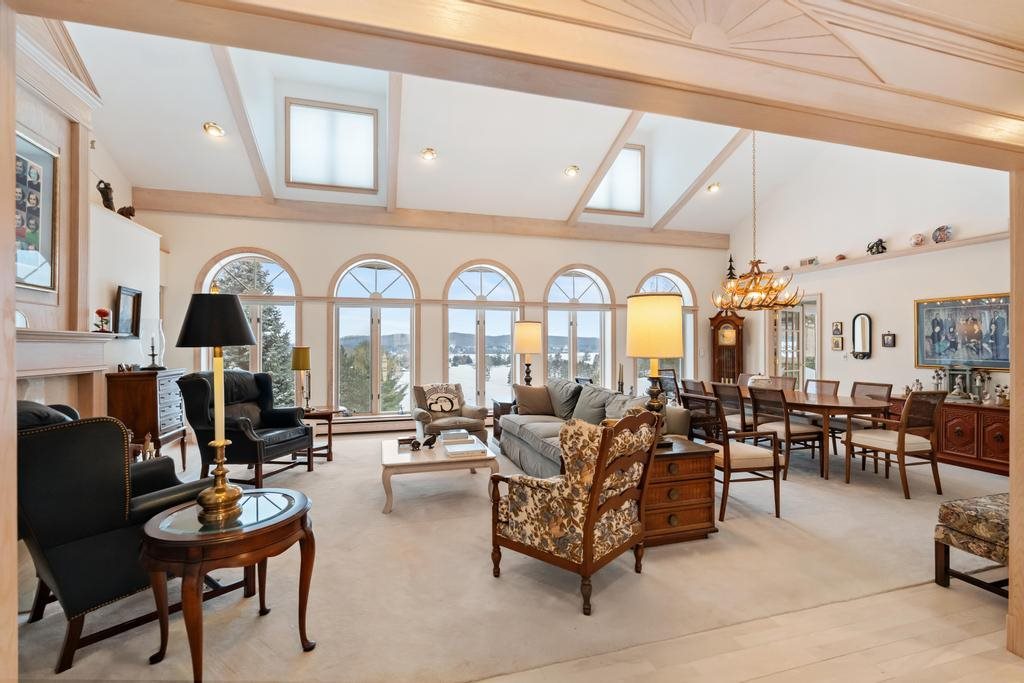 1022 Ridgeline Drive