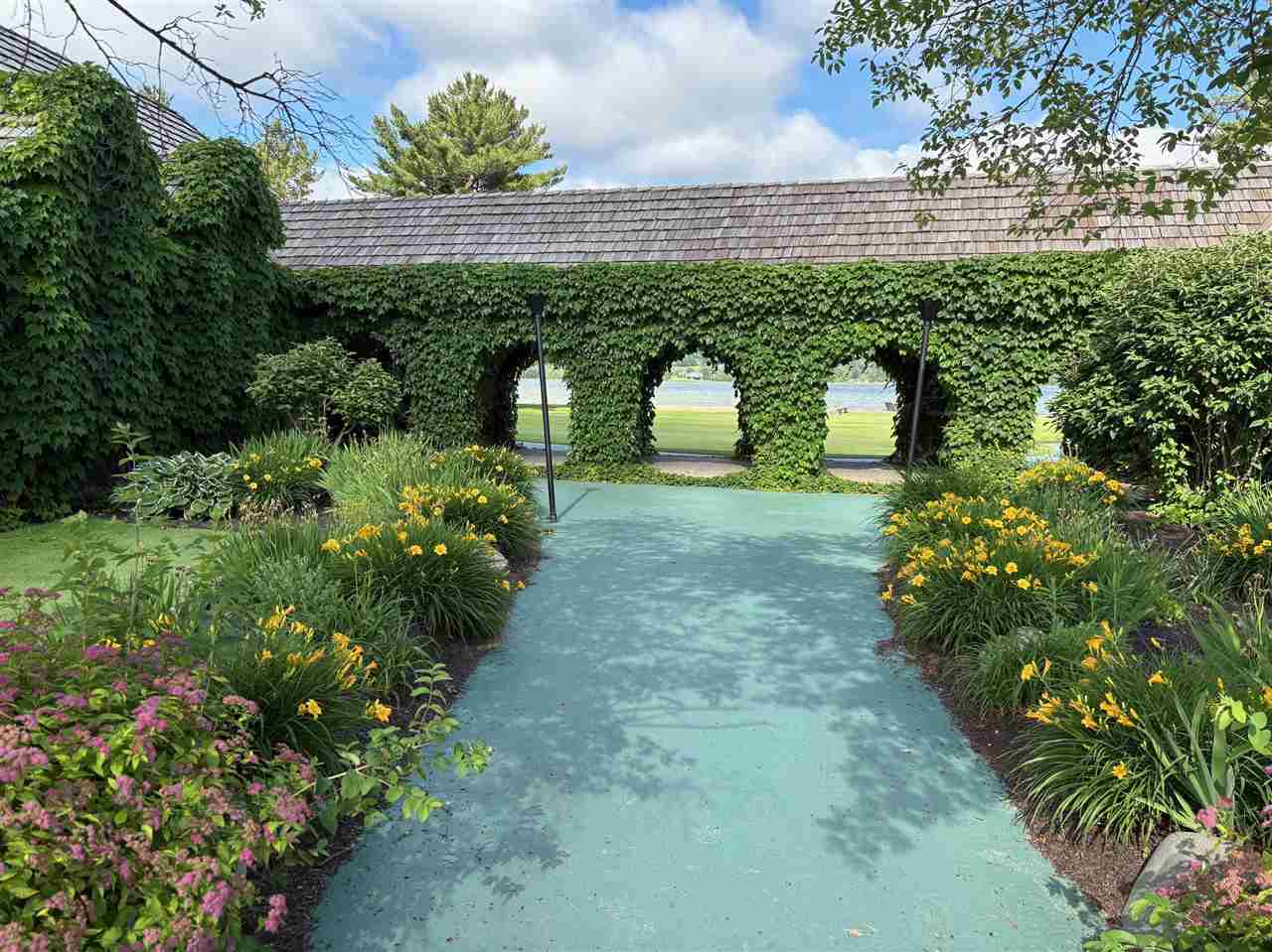 1022 Ridgeline Drive