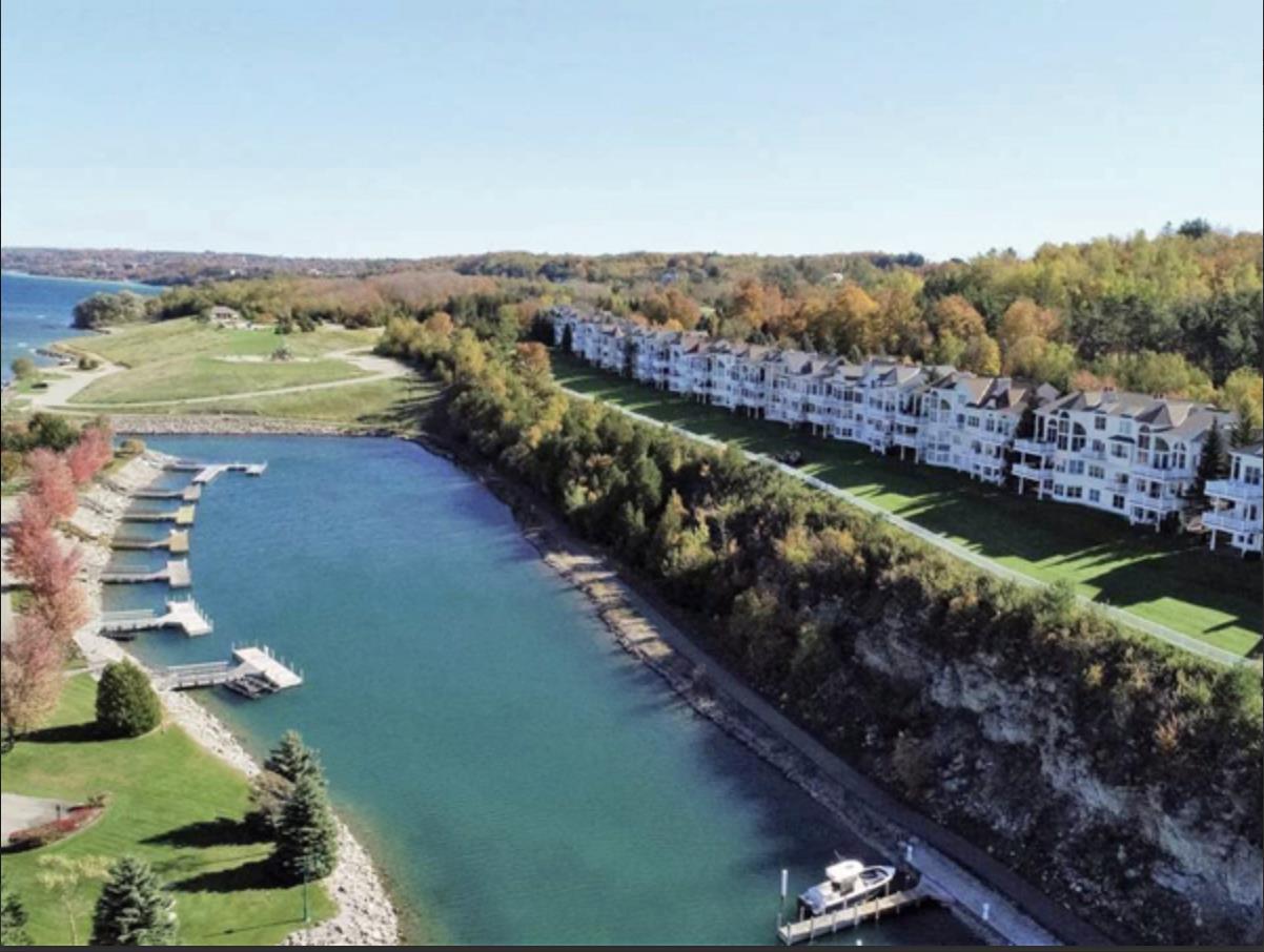 3252 Cliffs Drive Unit: 80