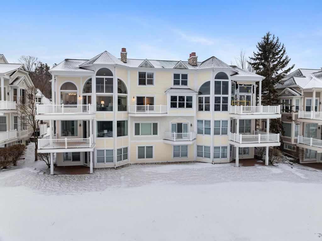 3252 Cliffs Drive Unit: 80