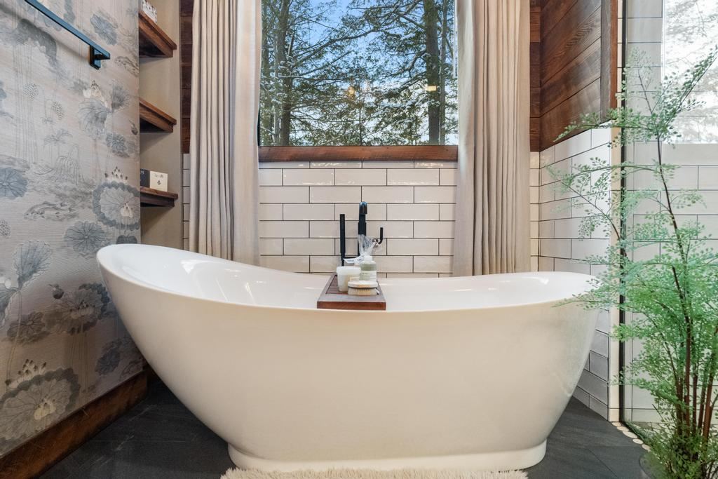 2342 Eagle Island Road